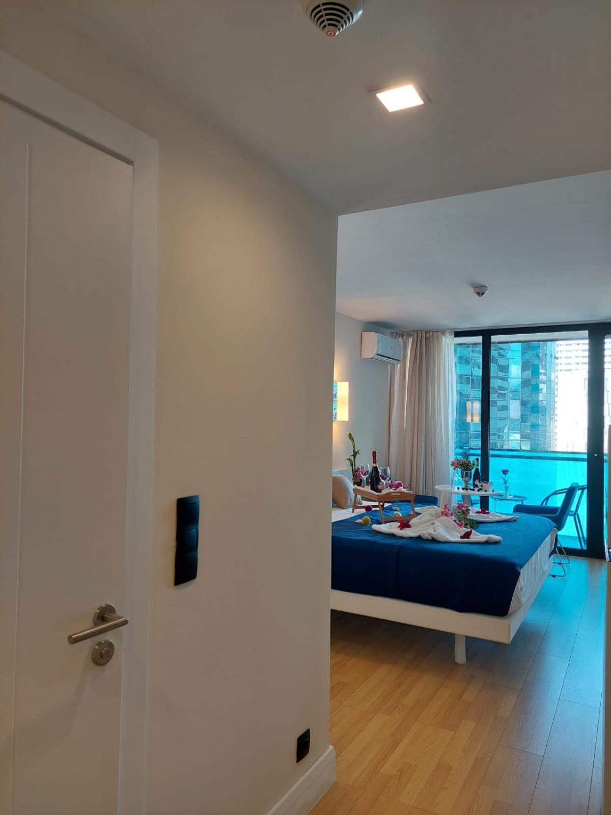 Apart-Hotel Orbi City 巴统 外观 照片