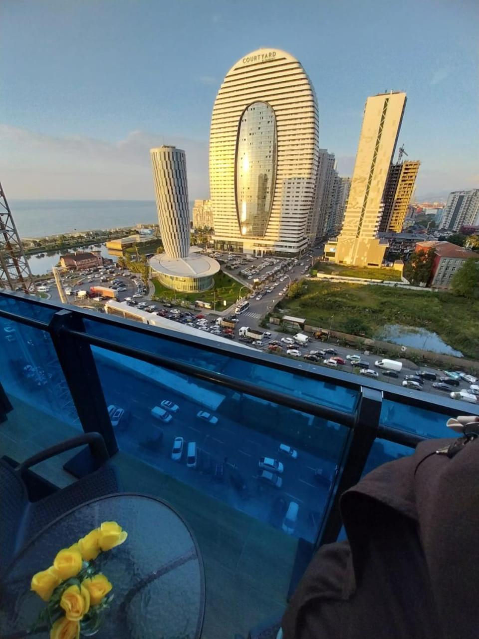 Apart-Hotel Orbi City 巴统 外观 照片