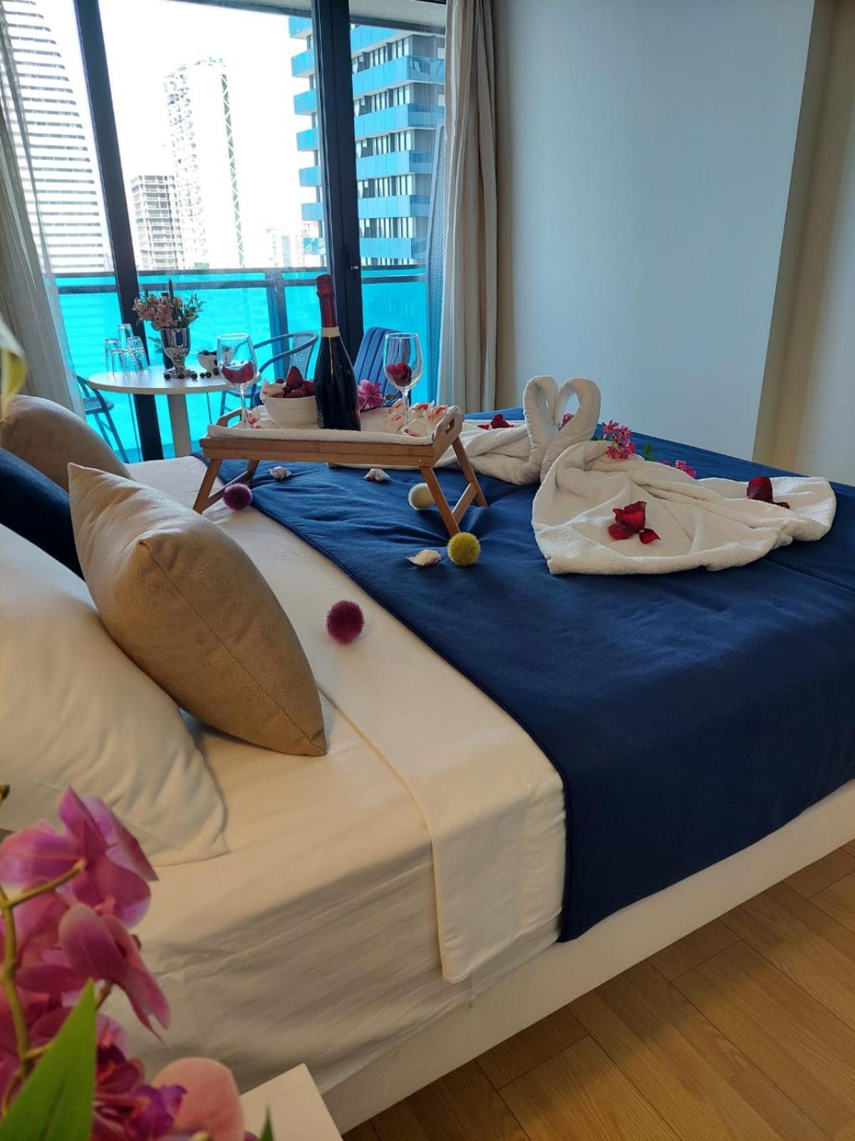 Apart-Hotel Orbi City 巴统 外观 照片