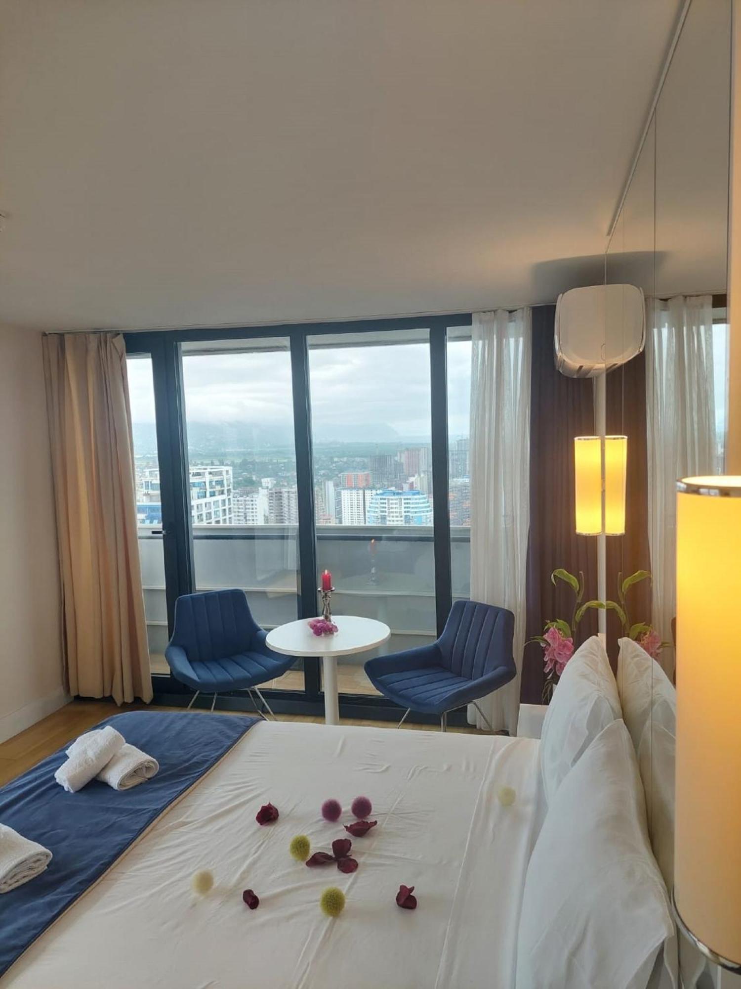 Apart-Hotel Orbi City 巴统 外观 照片