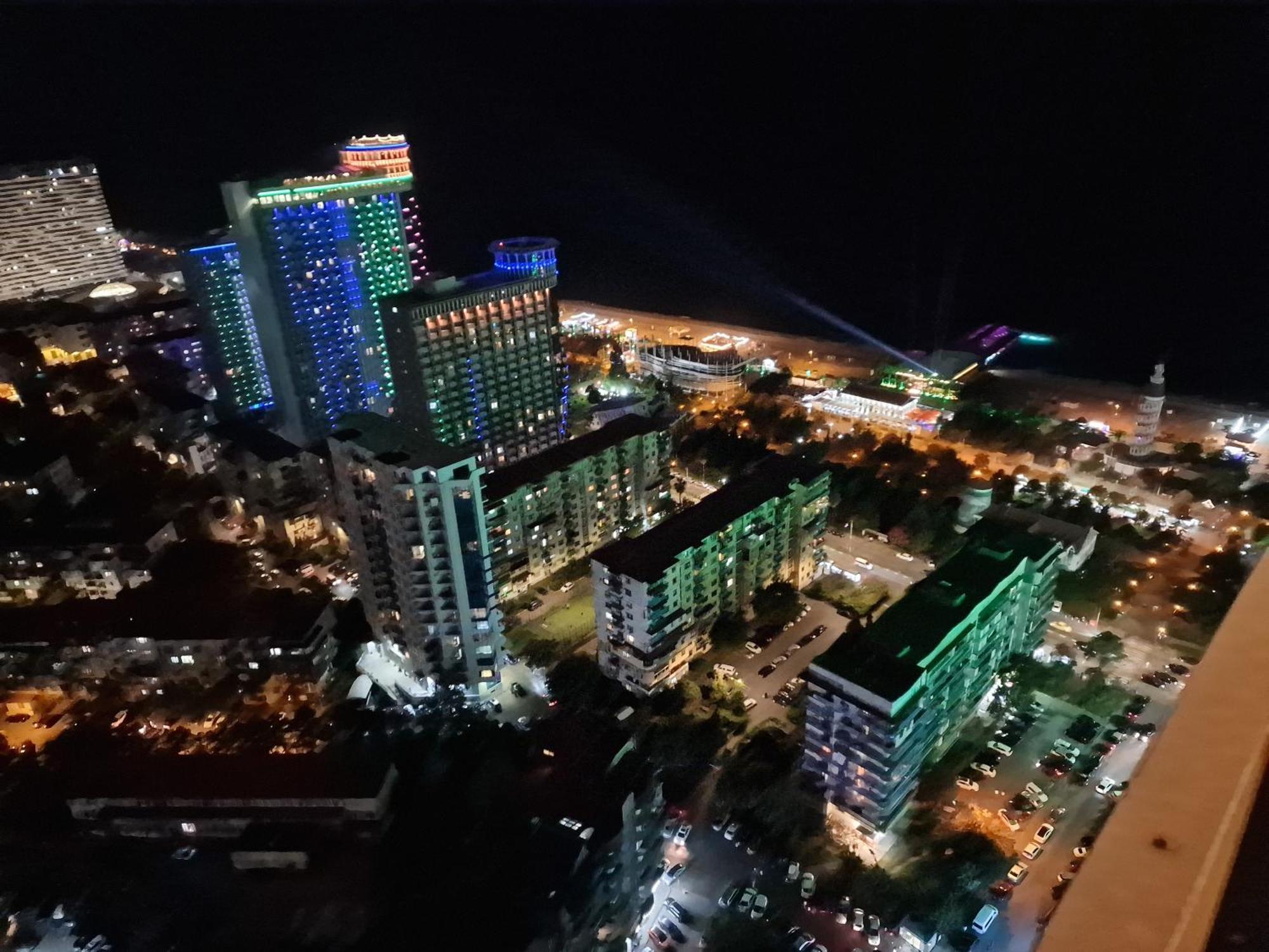 Apart-Hotel Orbi City 巴统 外观 照片